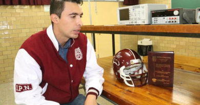 Crean sistema que registra golpes en casco de fútbol Crean sistema que registra golpes en casco de fútbol