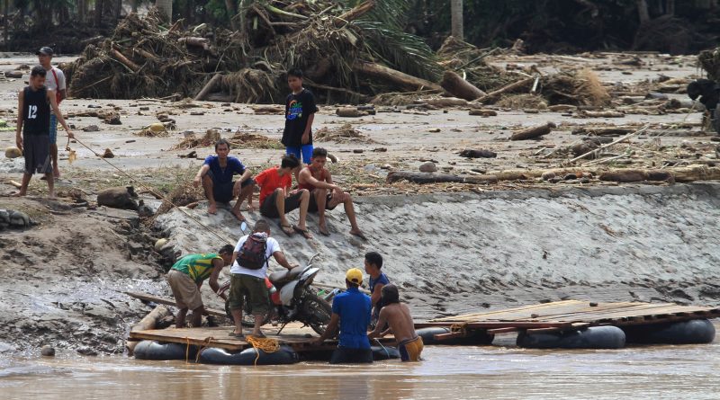 Más de un centenar de muertos por la tormenta Tembin en el sur de Filipinas