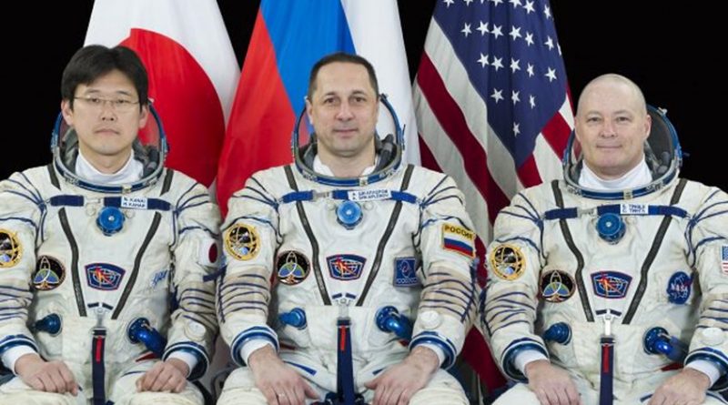 Estación Espacial Internacional recibe a tres astronautas