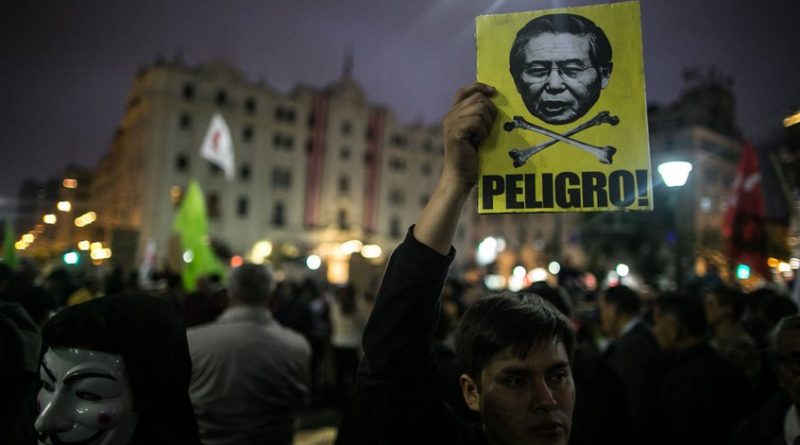 Peruanos marchan masivamente en contra del indulto otorgado a Fujimori