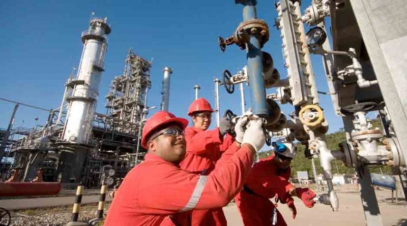 Trabajadores Petroleros: El 80 por ciento de las refinerías en el país están paralizadas