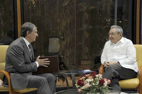 Raúl Castro recibió al presidente de la estatal petrolera rusa Rosneft