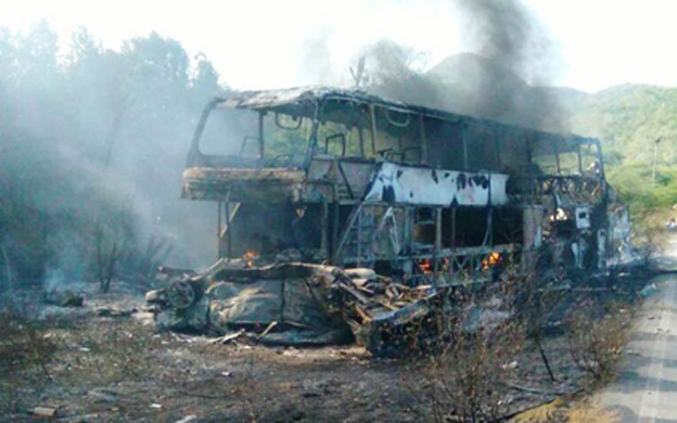 Mueren siete pasajeros tras explosión de autobús en Anzoátegui