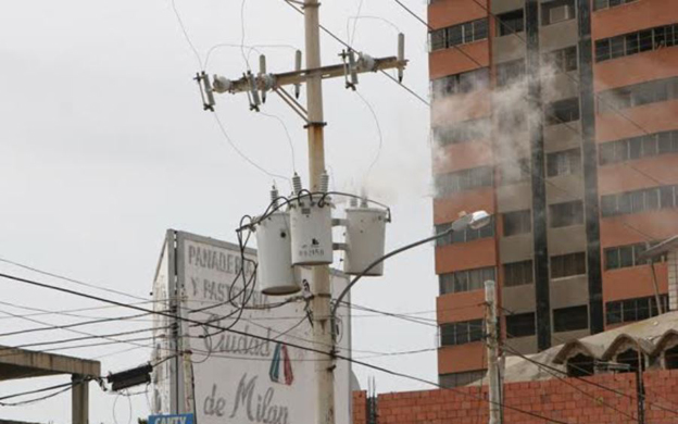 Más 12 horas sin luz tienen familias de Bella Vista