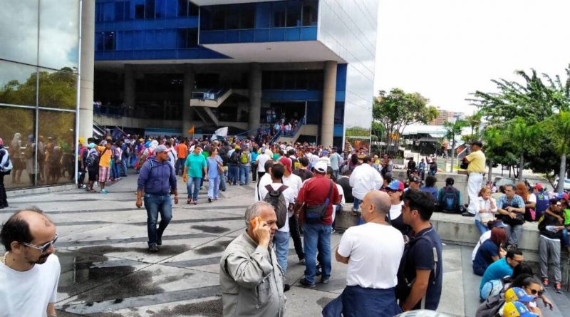 Convocan a protestar el sábado por muertes en El Junquito