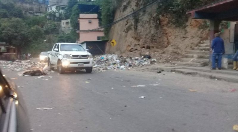 Reportan protesta en la carretera vieja Caracas – Los Teques