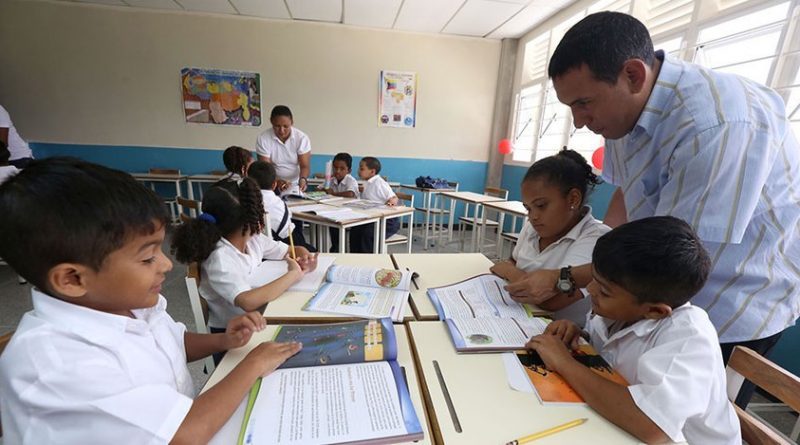 Hoy se reanudan clases en todo el país