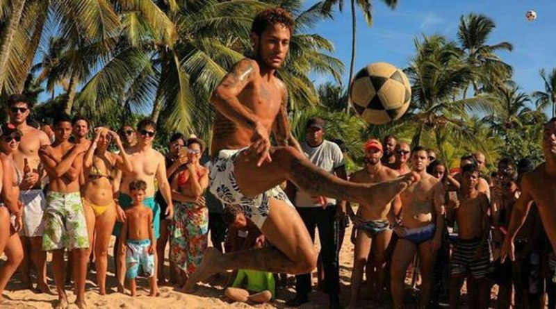 Neymar celebra a lo grande en Brasil