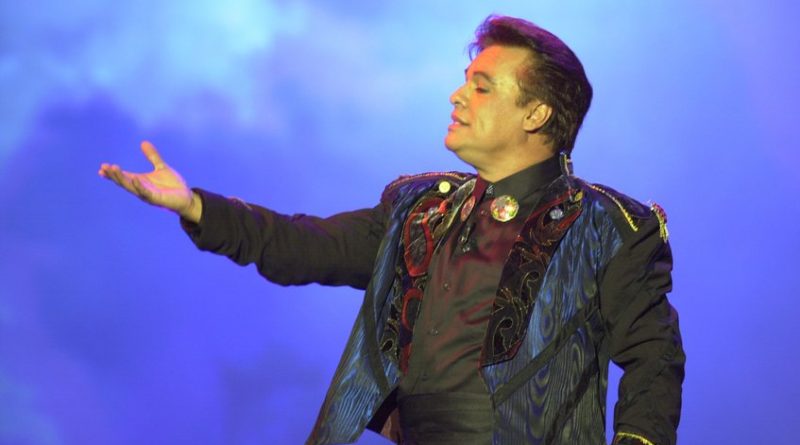 Cuatro mujeres en cuatro canciones que marcaron la vida de Juan Gabriel a 68 años de su nacimiento