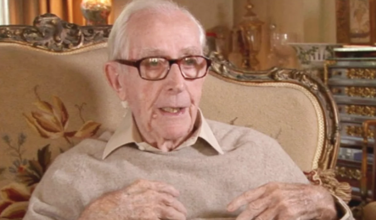 Falleció a los 97 años Lewis Gilbert, director de las películas de James Bond (+Video y fotos)