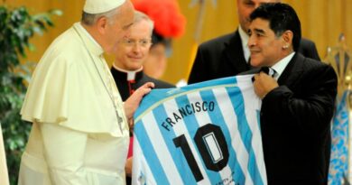 El Papa: Maradona era un poeta en el campo pero un hombre frágil El Papa: Maradona era un poeta en el campo pero un hombre frágil